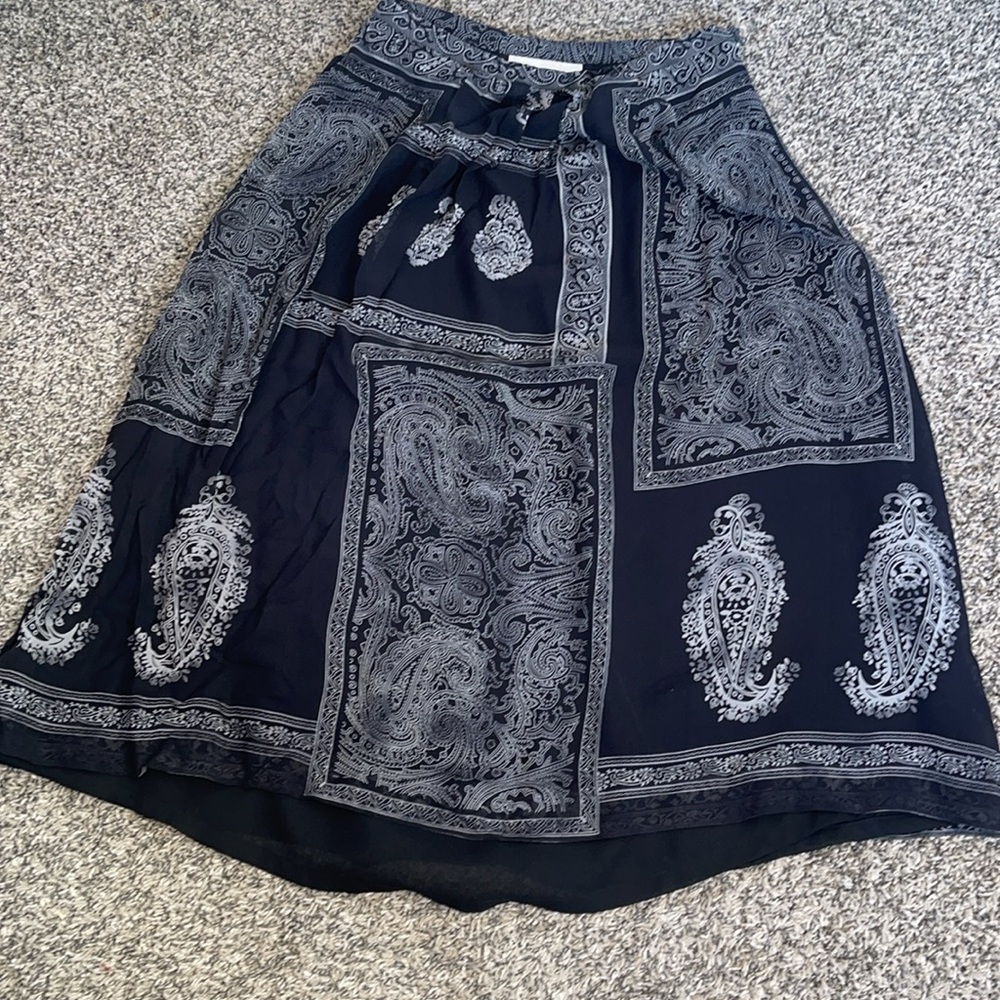 Womens skirt Alfani Black Gray paisley size 6